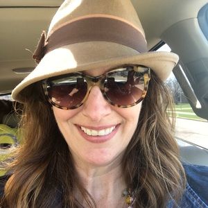 Meet your Posher, Suzie